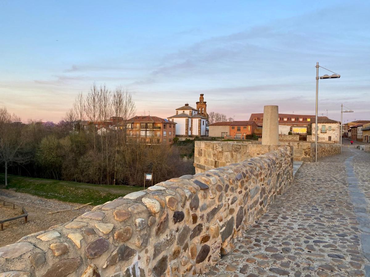 B&B Puente De Orbigo Hospital de Órbigo Exteriör bild